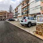Cantinho Em Cascais, Spacious 3br With Balconies Cascais