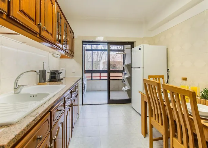 Cantinho Em Cascais, Spacious 3br With Balconies كاسكايس