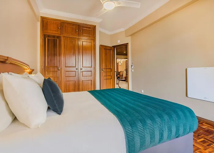 Cantinho Em Cascais, Spacious 3br With Balconies