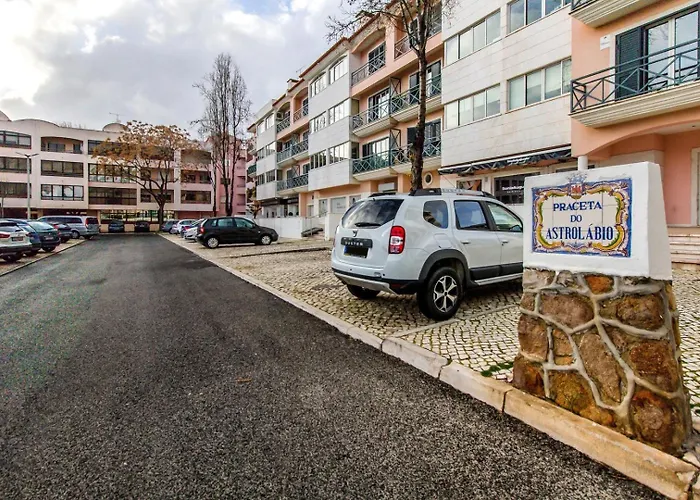 Cantinho Em Cascais, Spacious 3br With Balconies Cascais